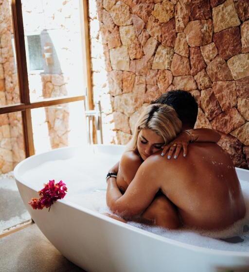 Номер Стандарт Вид на Море, Kizikula