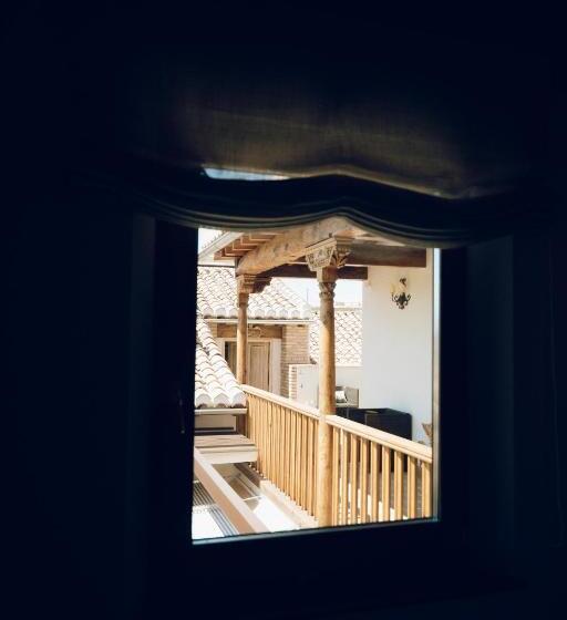 سوییت خانوادگی, La Corrala Del Realejo