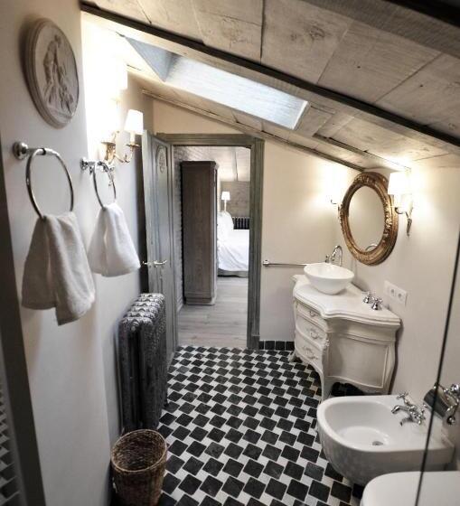 سوئیت پرزیدنت, La Corrala Del Realejo