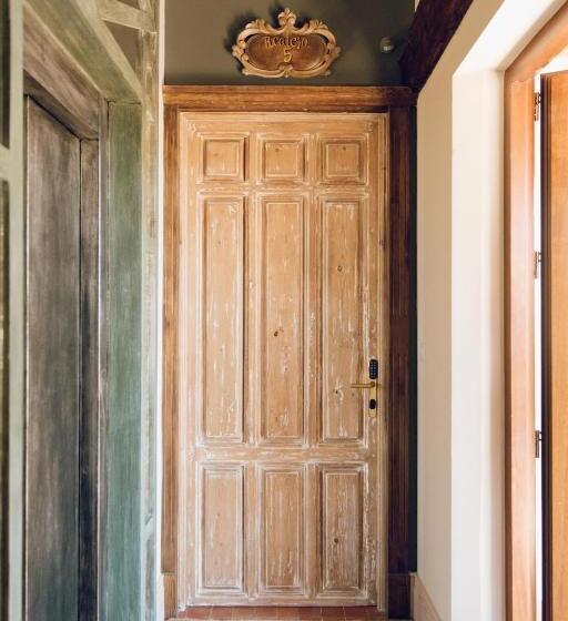 سوییت خانوادگی, La Corrala Del Realejo