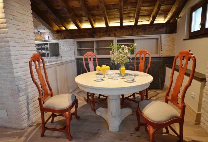 سوئیت پرزیدنت, La Corrala Del Realejo