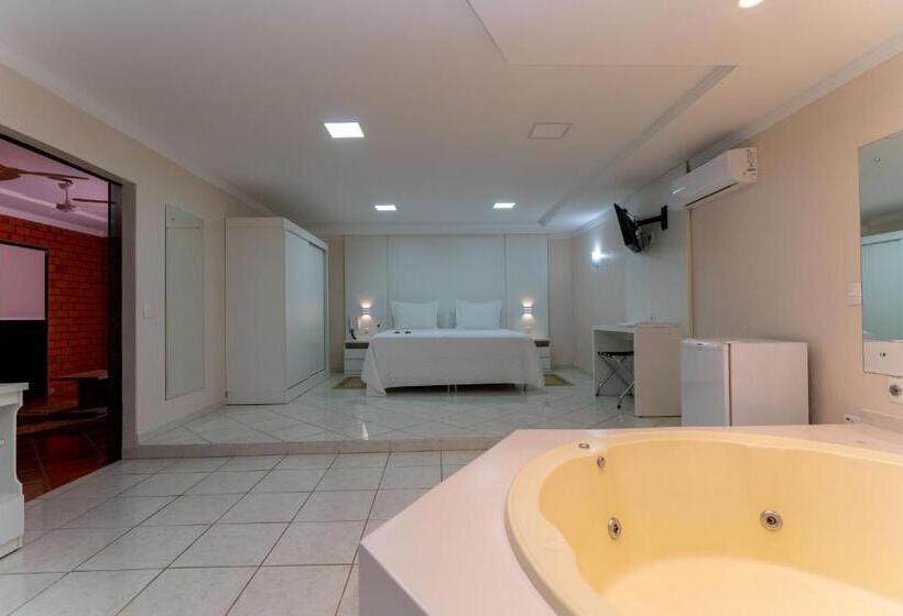 Президентский Люкс, Piazito Park