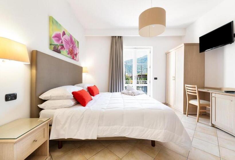 غرفة ديلوكس مزودة بشرفة, Villa Francesca Relais