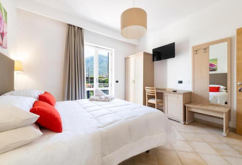 غرفة ديلوكس مزودة بشرفة, Villa Francesca Relais