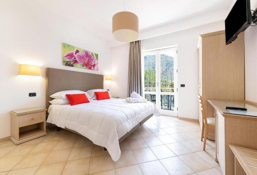 غرفة ديلوكس مزودة بشرفة, Villa Francesca Relais