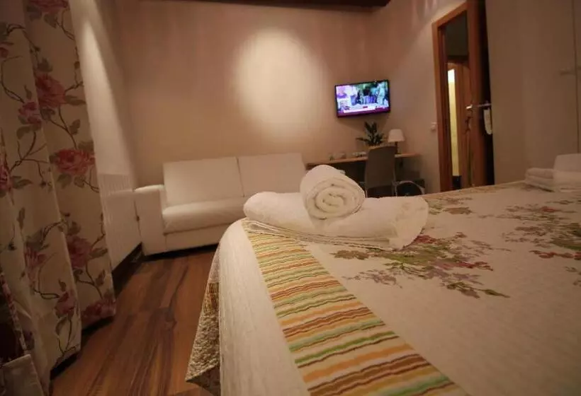 اتاق استاندارد با سرویس بهداشتی مشترک, Hostal Orleans