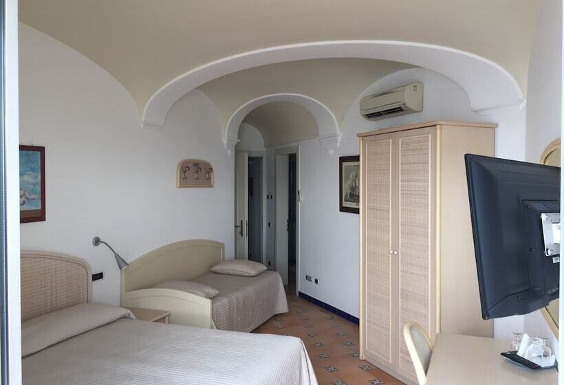 スタンダードトリプルルーム, Bellevue Suite