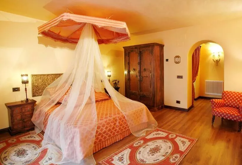 Standard Room with Hot Tub
