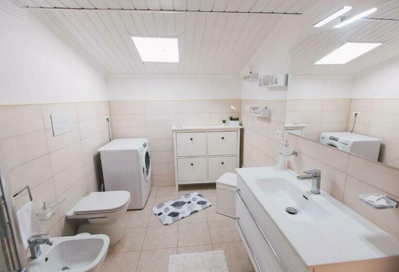 テラス付き１ベッドルームアパートメント, Como