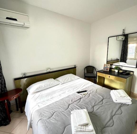 スタンダードルーム, Como