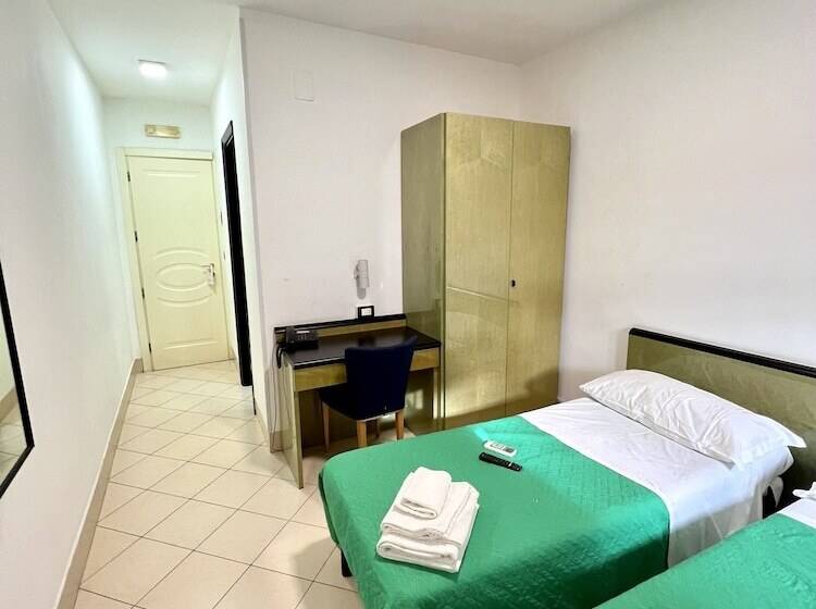 スタンダードルーム, Como