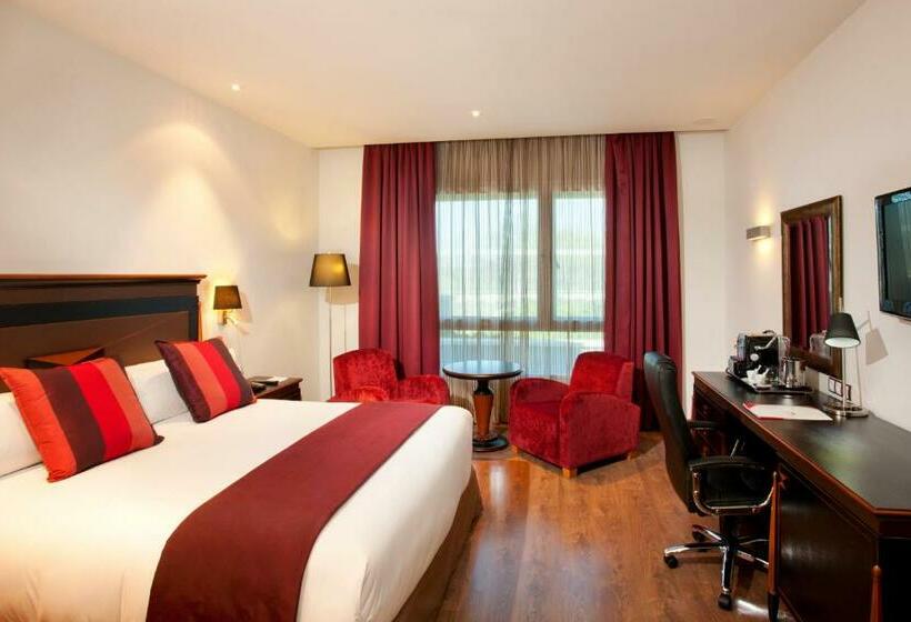 اتاق استاندارد با تخت بزرگ, Crowne Plaza Madrid Airport