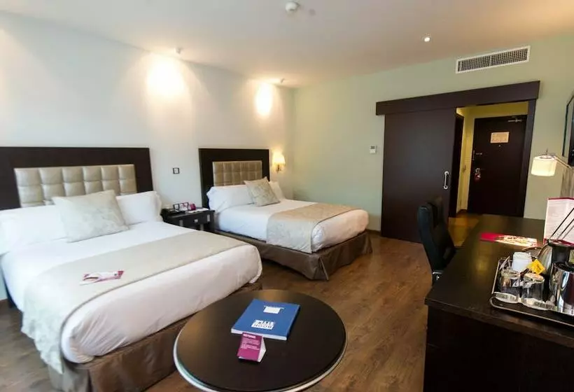 اتاق استاندارد, Crowne Plaza Madrid Airport