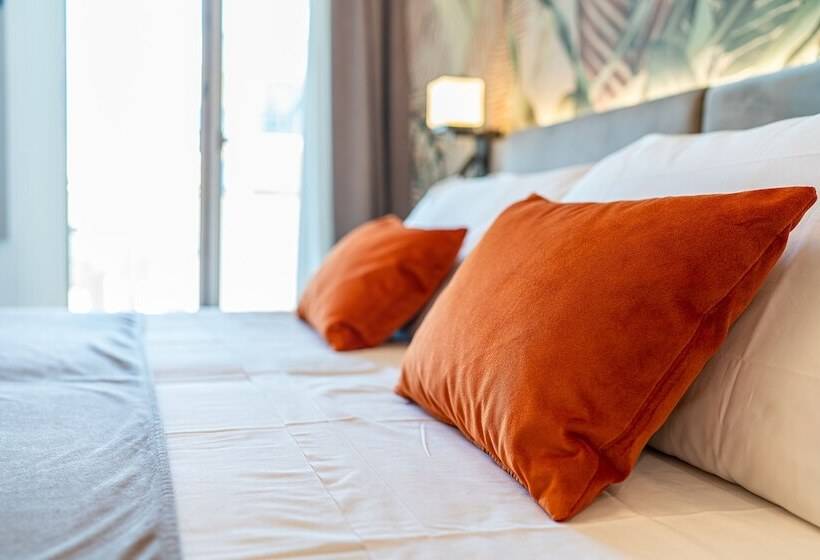 四人高级间, Excelsior