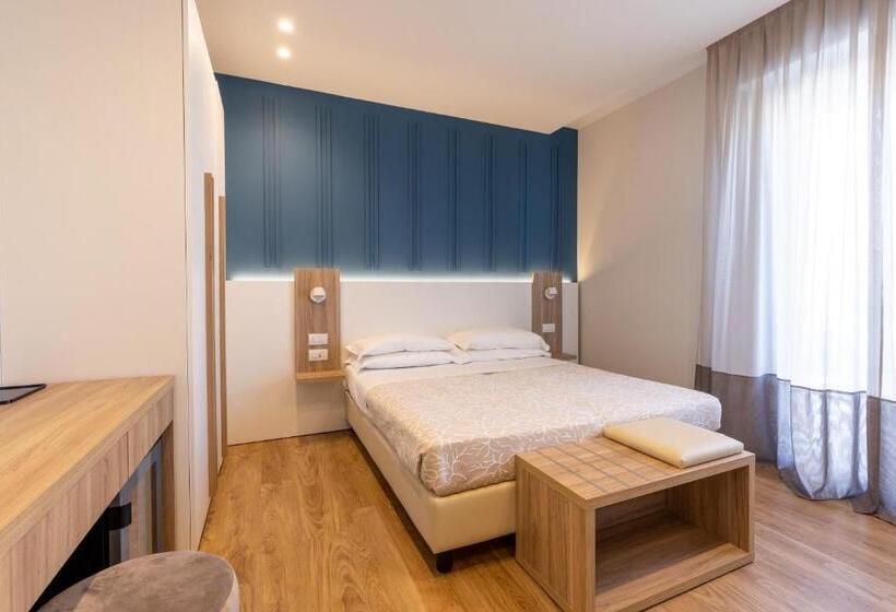 اتاق اساندارد با چشم‌انداز جانبی به دریا, Gemma