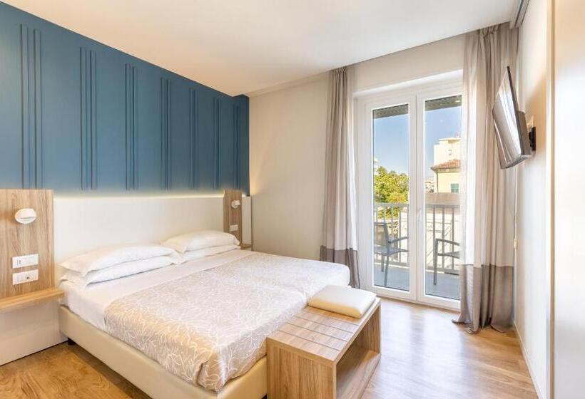 اتاق اساندارد با چشم‌انداز جانبی به دریا, Gemma