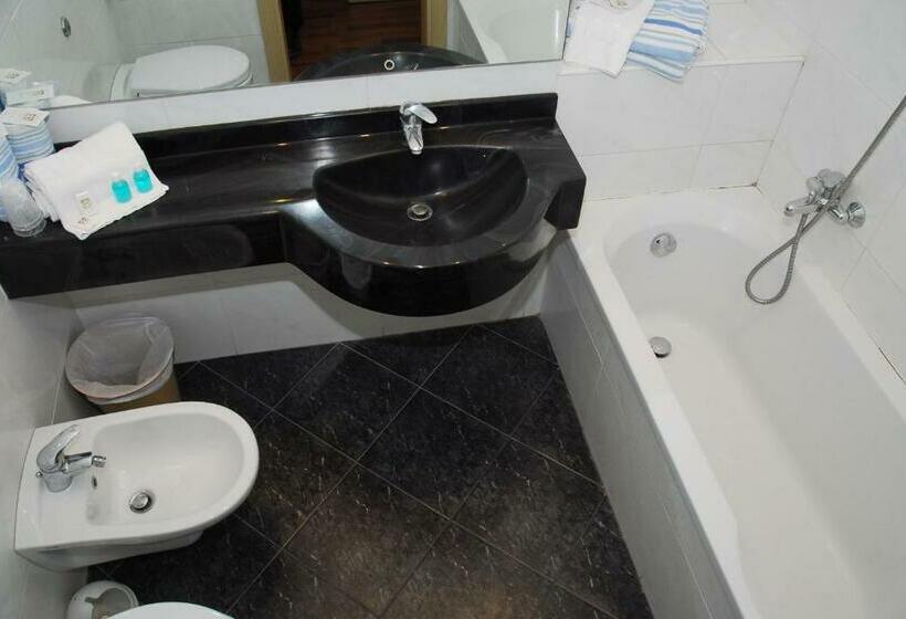 スタンダードルーム, Golden