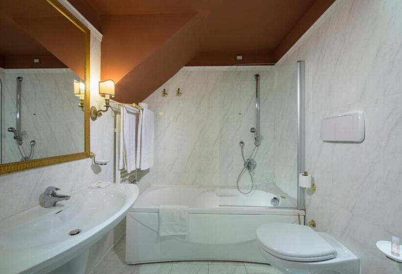 Семейный Номер Deluxe, Il Piccolo Castello