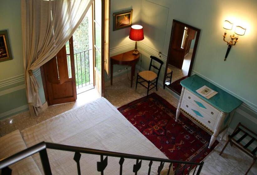 Номер Deluxe Вид на Бассейн, Il Piccolo Castello