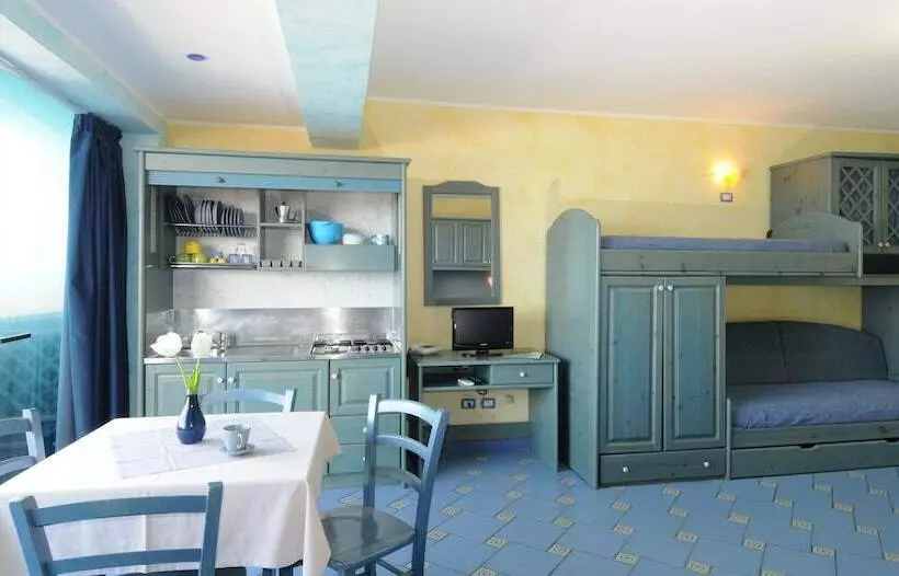 استودیوی استاندارد, Oasi Azzurra