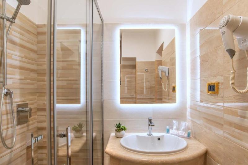 חדר משפחתי, Santa Prisca