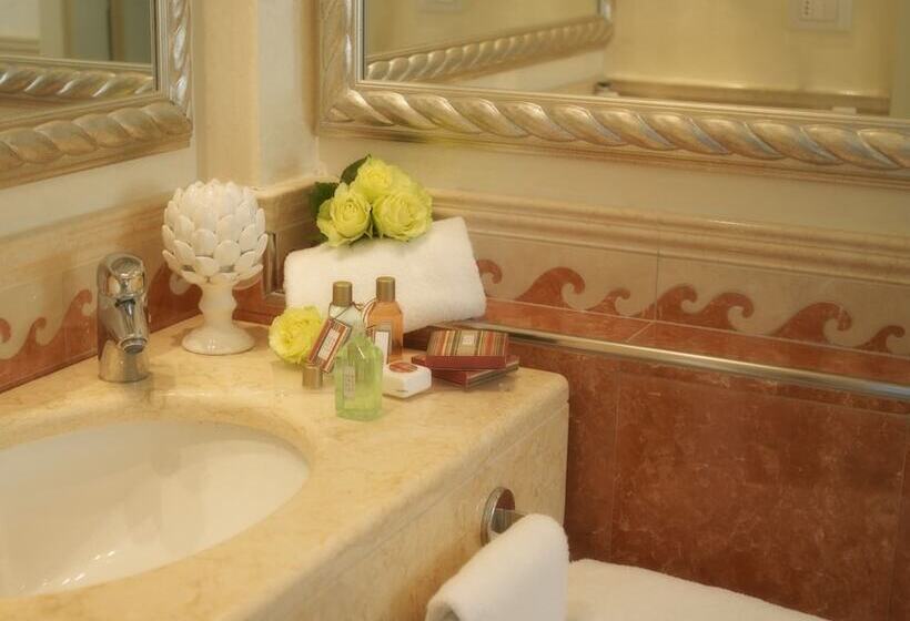 クラシックルーム, Tiffany's