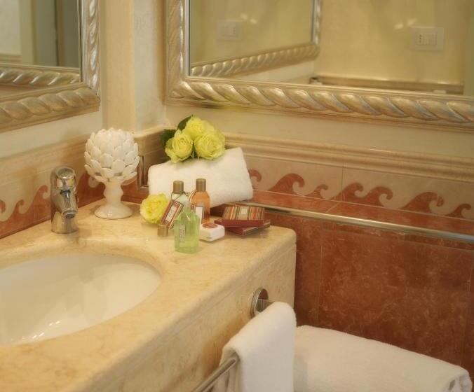 クラシックルーム, Tiffany's