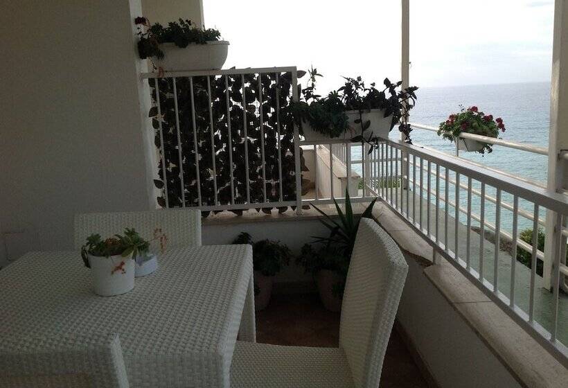 غرفة سوبيريور مطلّة علي البحر, Valemare