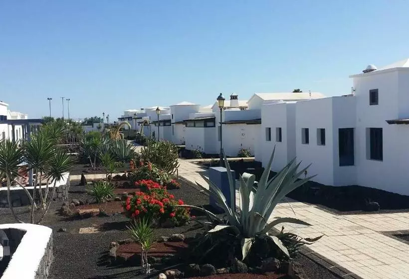 ویلای 2 خوابه با چشم‌انداز دریا, Coral Beach