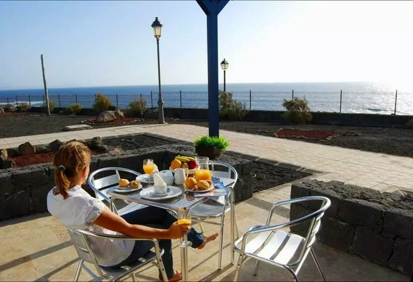 ویلای 2 خوابه با چشم‌انداز دریا, Coral Beach