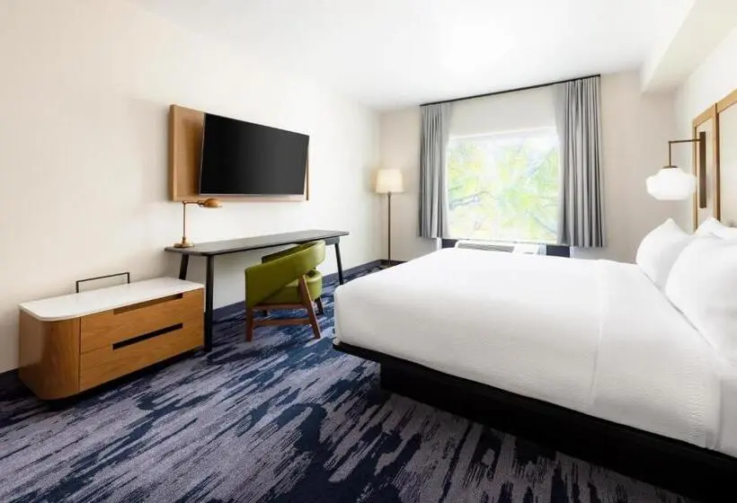 キングサイズベッドのスタンダードルーム, Fairfield Inn & Suites By Marriott Oakhurst Yosemite