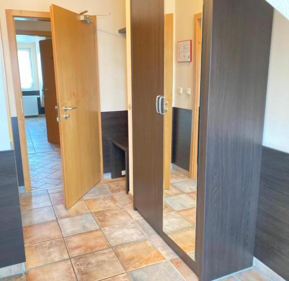 חדר סטנדרט לשלושה, Vintage