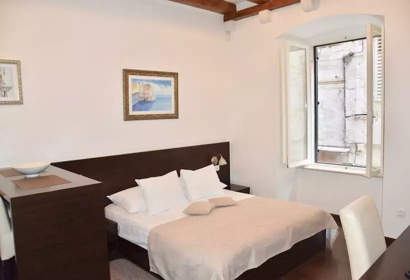 スタンダードスタジオ, Celenga Apartments With Free Offsite Parking