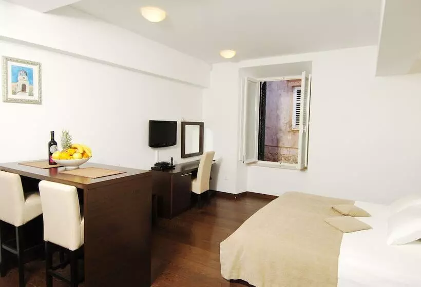 スタンダードスタジオ, Celenga Apartments With Free Offsite Parking