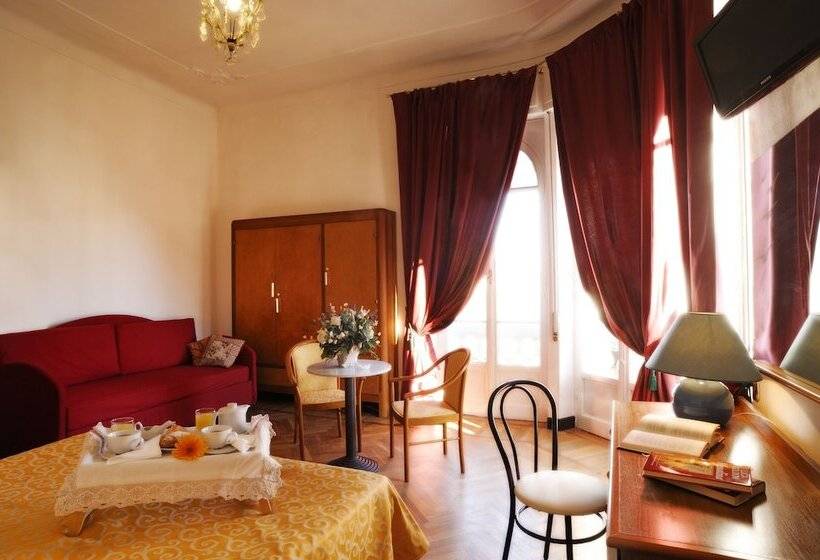 标准三人间, Alfieri