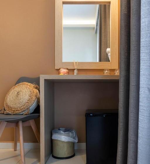 חדר דלוקס, Angelo Cafe