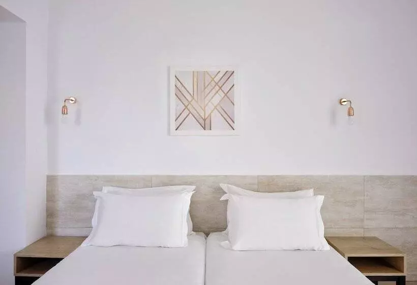 اتاق اساندارد با چشم‌انداز جانبی به دریا, Atlantica Panthea Resort