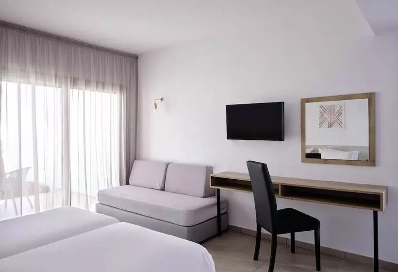 اتاق استاندارد با چشم‌انداز دریا, Atlantica Panthea Resort