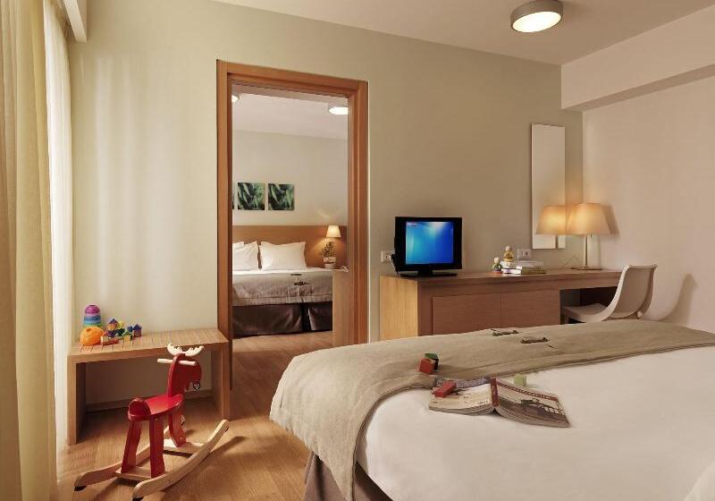 غرفة عائلية, Elefsina