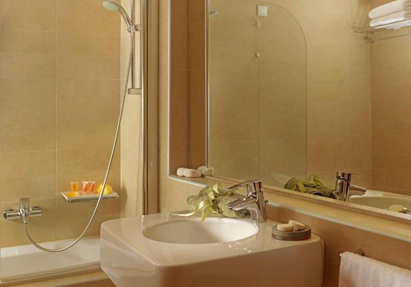 エクゼクティブルーム, Elefsina