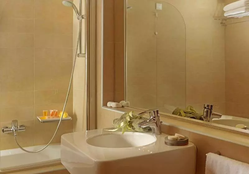 Executive-huone, Elefsina