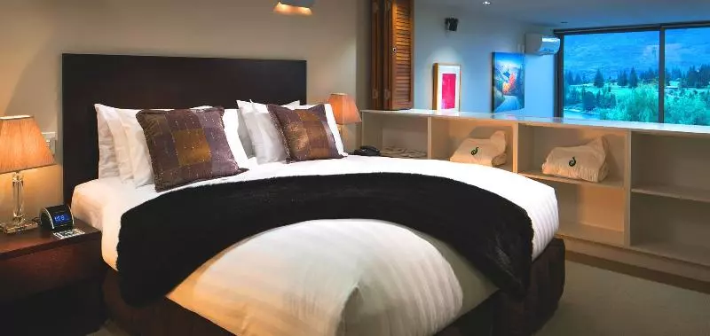 Executive-huone, Elefsina