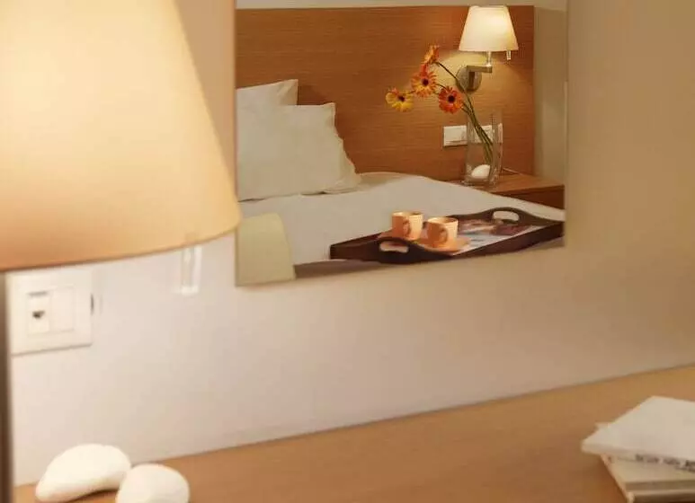 Executive-huone, Elefsina