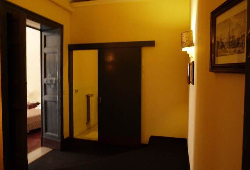 اتاق استاندارد سه نفره, Etnea 316