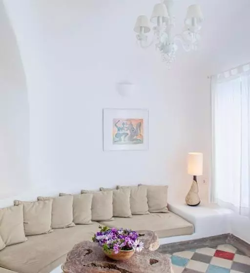 Suite with Pool, Ikastikies Suites