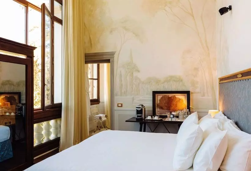 اتاق لوکس با چشمانداز, Il Salviatino Firenze