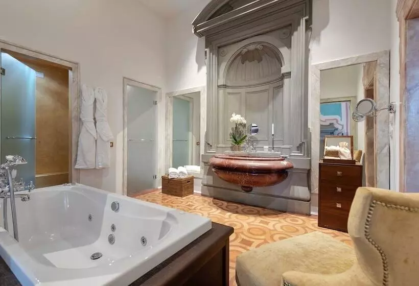سوییت, Il Salviatino Firenze