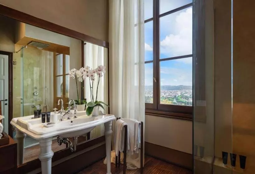 اتاق لوکس با چشمانداز, Il Salviatino Firenze