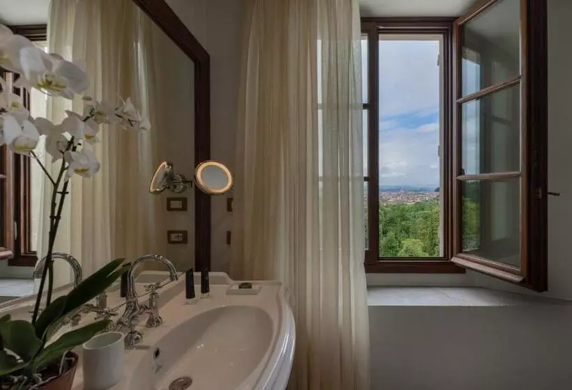 اتاق لوکس با چشمانداز, Il Salviatino Firenze
