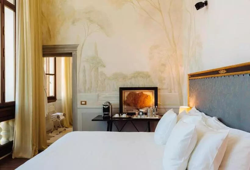 اتاق لوکس با چشمانداز, Il Salviatino Firenze
